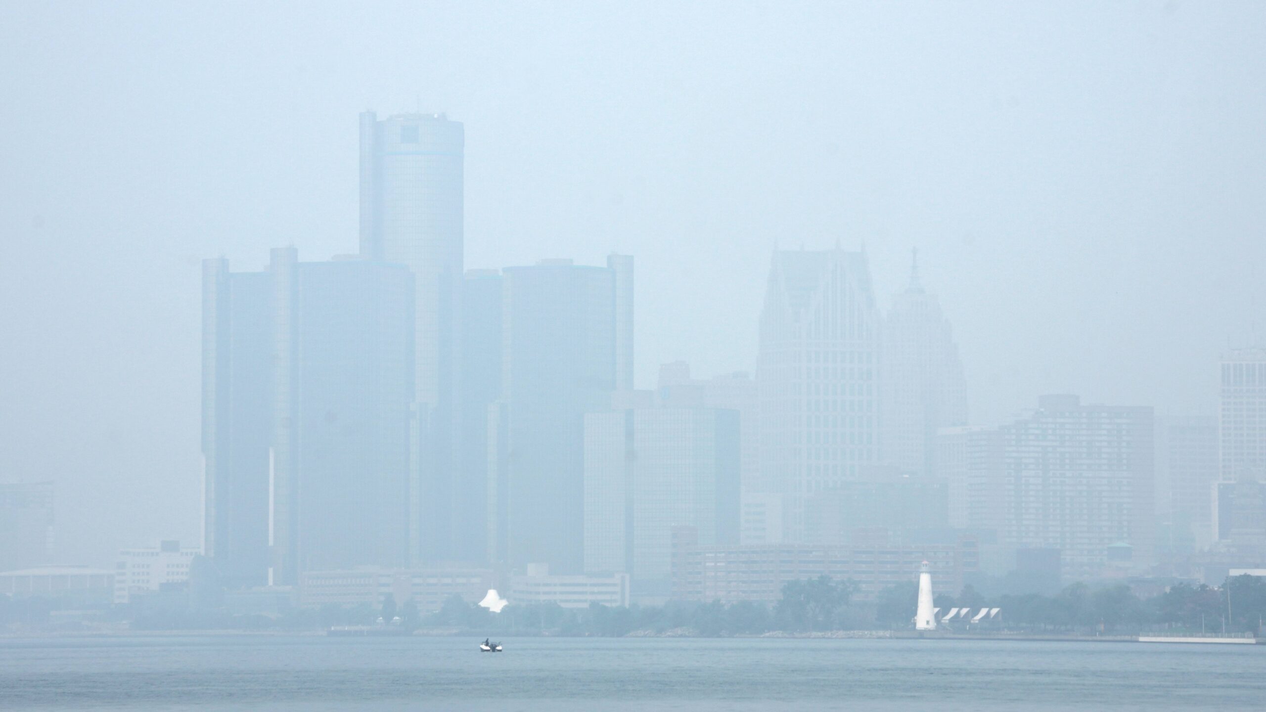 Michigan's Air Quality Deteriorates Amid Wildfire Warnings