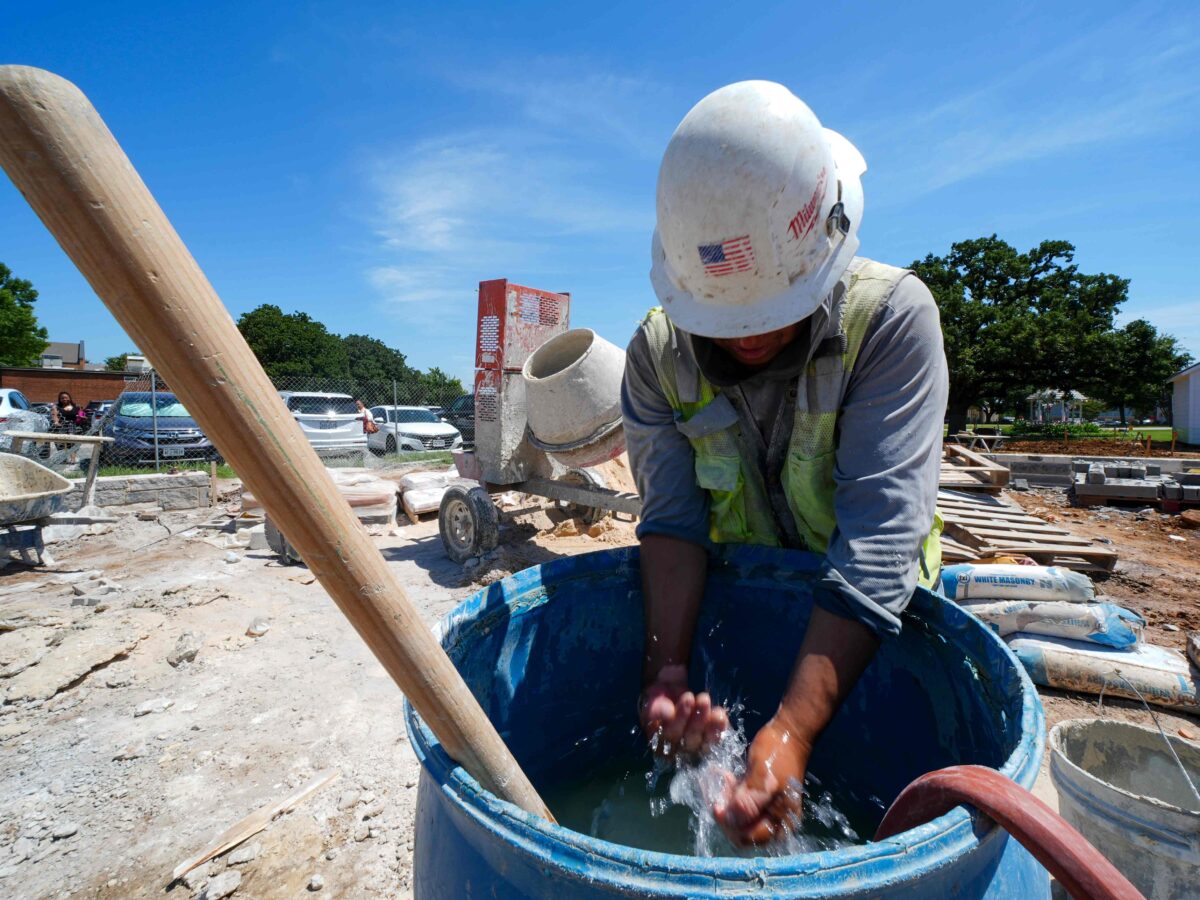 Will the federal shutdown stall OSHA’s heat safety rules?