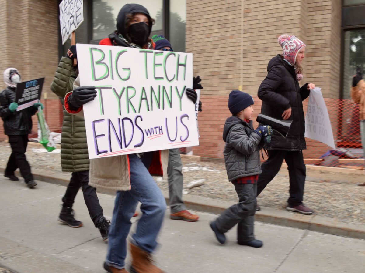 Demonstrators at DTE headquarters voice objections to 1.4 gigawatt data center deal