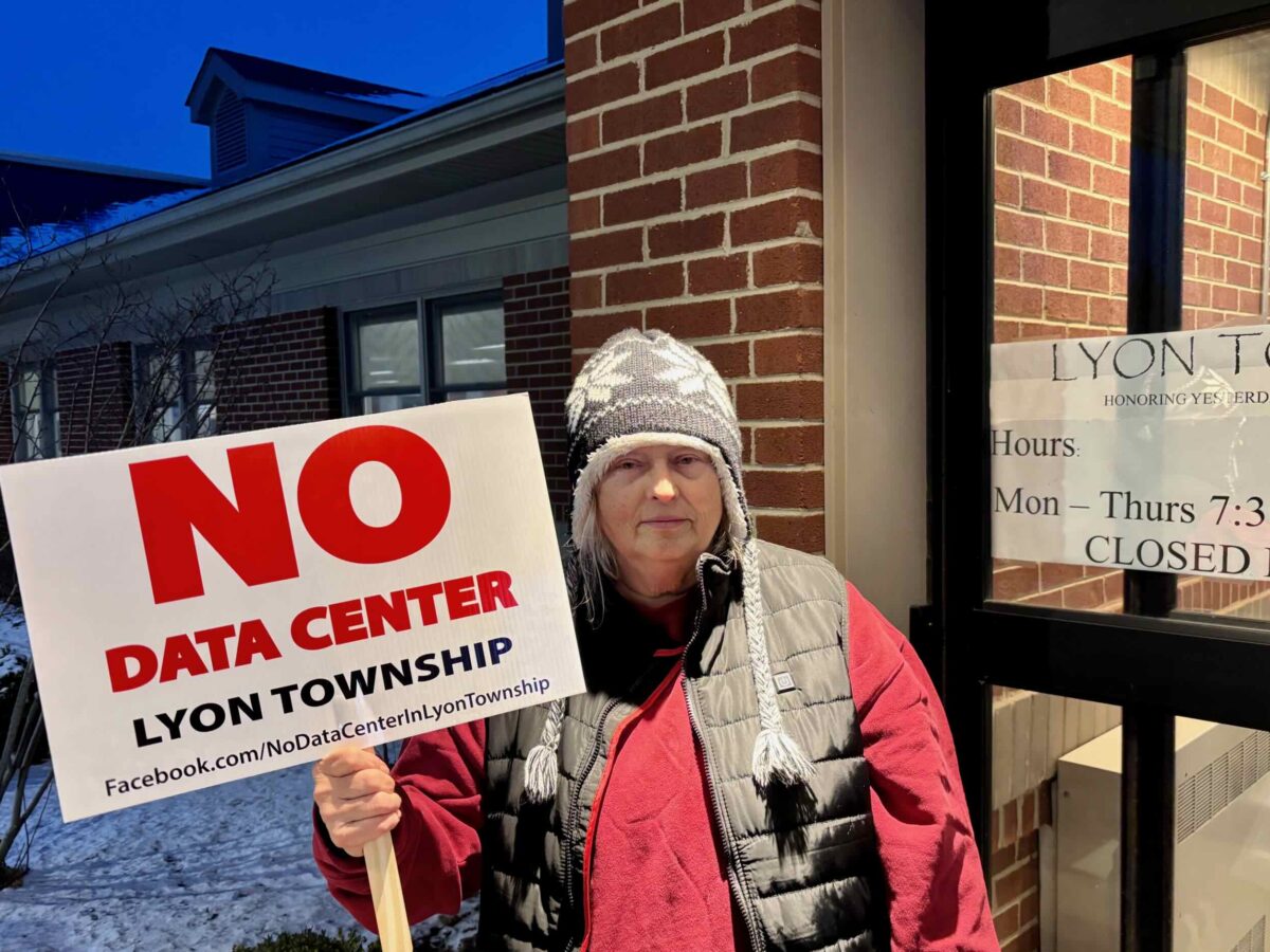 Lyon Township ‘may be revisiting’ data center site plan: Residents pack meeting