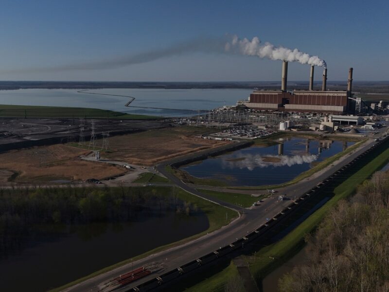 Trump EPA loosens coal emissions standards