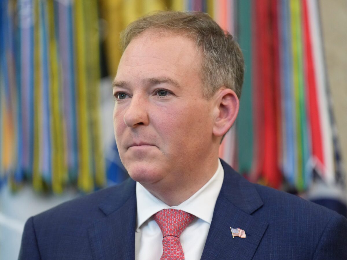 Trump EPA moves to eliminate climate rules for coal, gas power plants