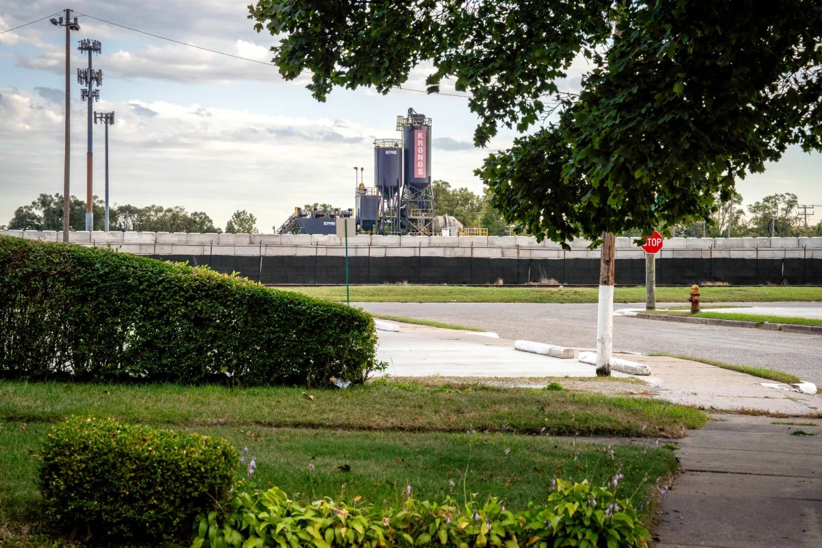 The Kronos concrete mixing plant overlooks the Cadillac Heights neighborhood in Detroit.