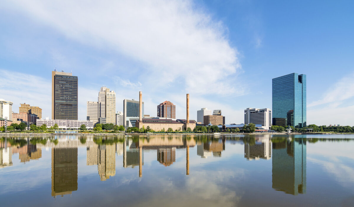 Toledo, Ohio skyline and Maumee River